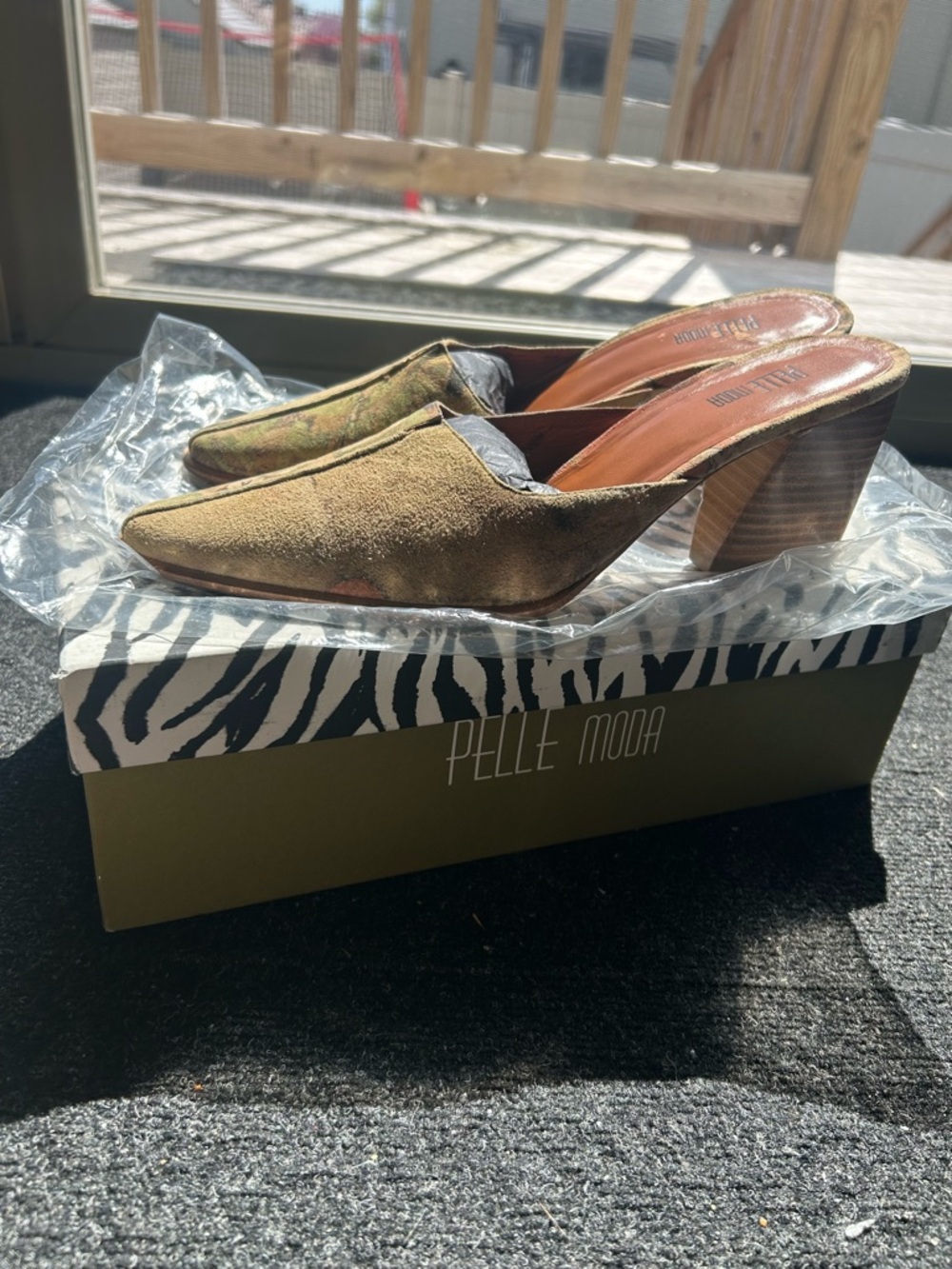 Pelle Moda Olive Green Suede Pointed-Toe Slip-On Mules - Picture 2 of 4